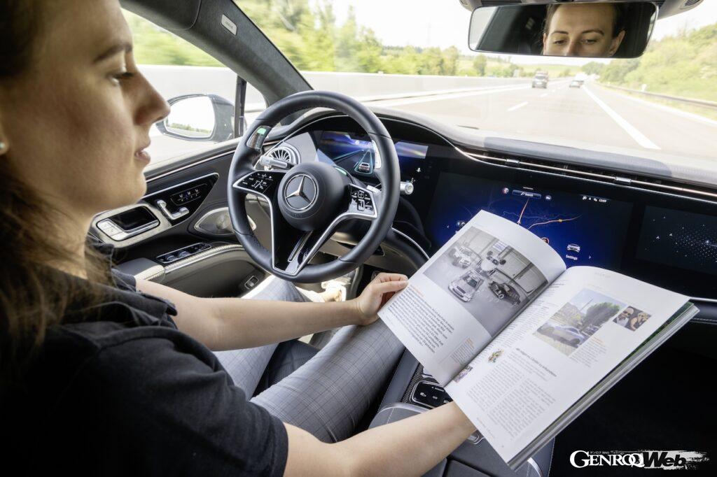 車内で様々な作業が可能になる、レベル3自動運転システム「ドライブパイロット」。