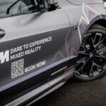 「実際の車両を操作して仮想世界をドライブ「BMW M ミックスト・リアリティ」がマルチプレイに対応【動画】」の21枚目の画像ギャラリーへのリンク