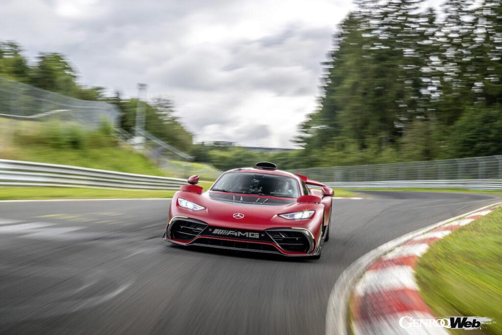 「ハイブリッドハイパーカー「メルセデス AMG ONE」が自車のニュル市販車最速記録を更新する「6分29秒090」をマーク【動画】」の1枚目の画像