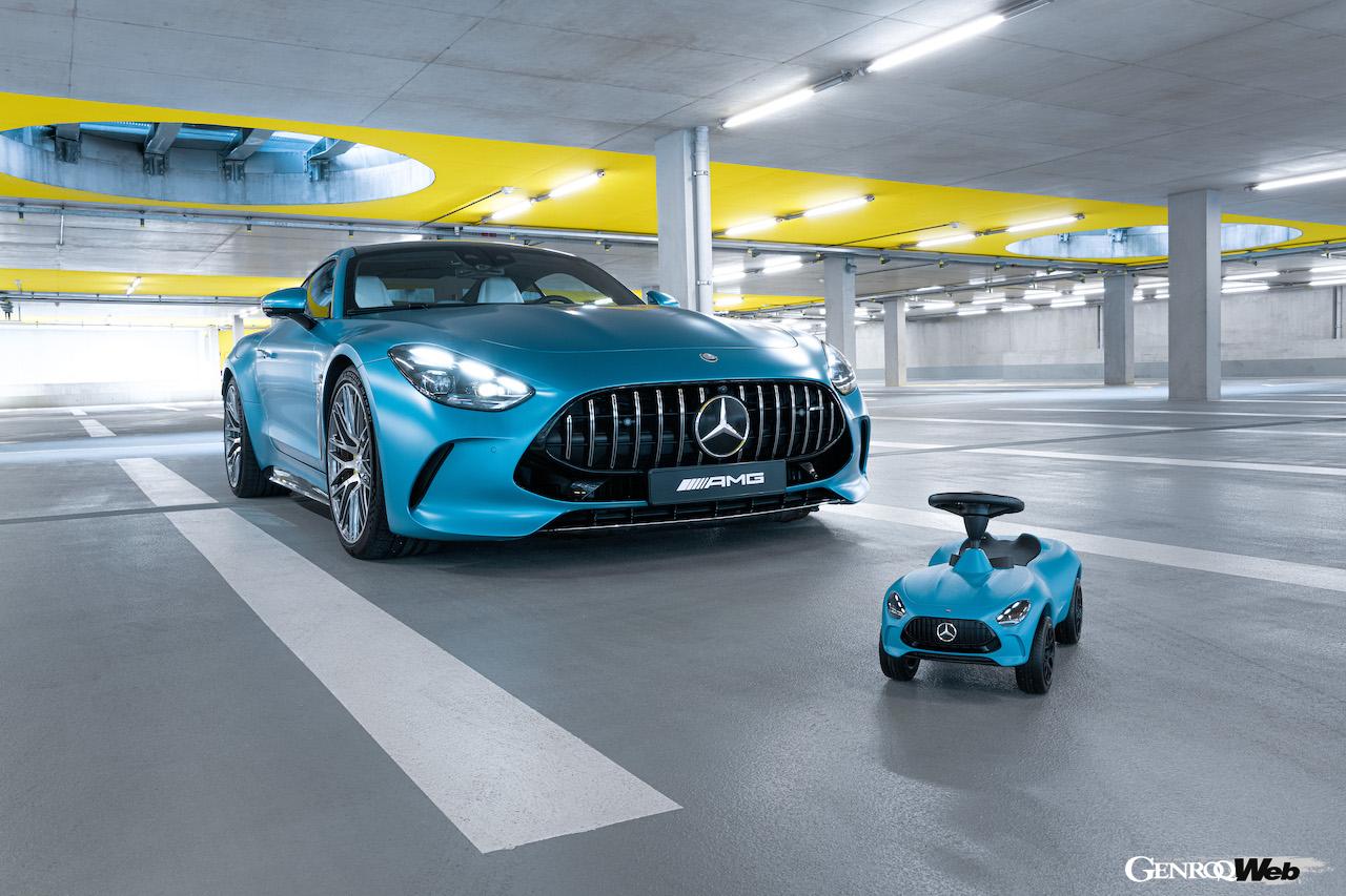 SLKやSLS AMGなどを再現してきた子供用ペダルカーが7代目に進化、「ボビー AMG GT」が販売をスタートした。