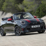 「“最速MINIの本命”新型「MINI ジョン クーパー ワークス」「MINI JCW コンバーチブル」日本導入開始【動画】」の10枚目の画像ギャラリーへのリンク