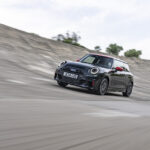 「“最速MINIの本命”新型「MINI ジョン クーパー ワークス」「MINI JCW コンバーチブル」日本導入開始【動画】」の26枚目の画像ギャラリーへのリンク