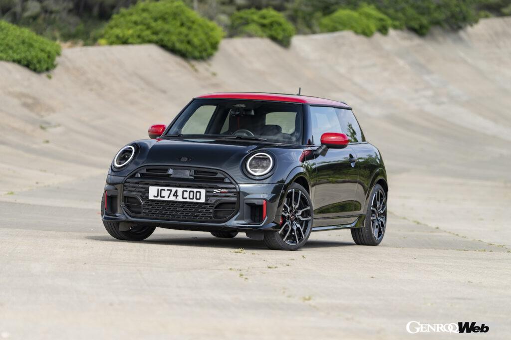 「“最速MINIの本命”新型「MINI ジョン クーパー ワークス」「MINI JCW コンバーチブル」日本導入開始【動画】」の37枚目の画像