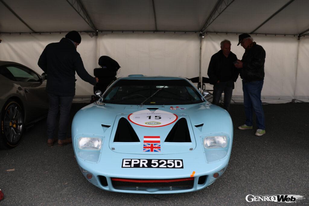 「パリ1000km」の部に参加した1966年フォードGT40。