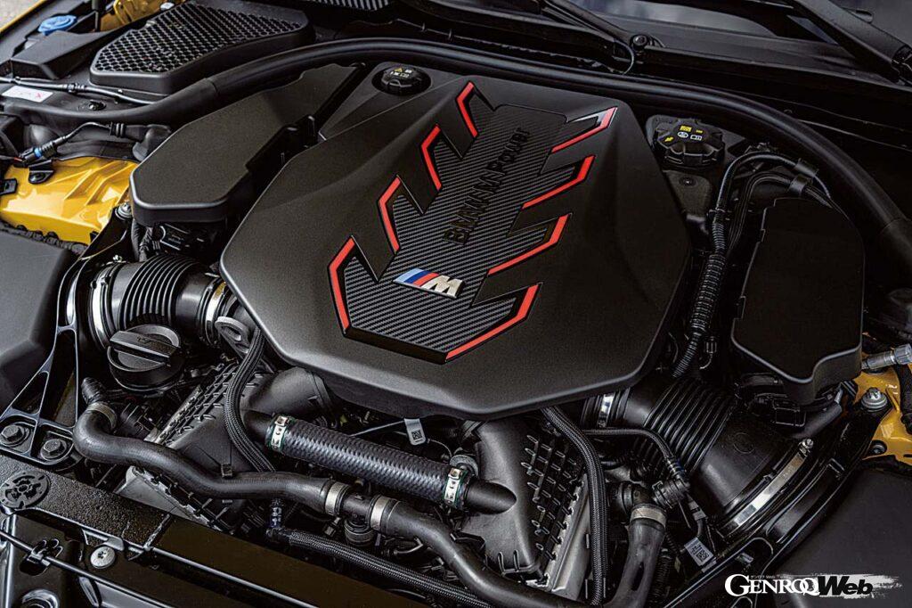 定評ある4.4リッターV8ツインターボに電気モーターを組み合わせることで、システムアウトプット727PS/1000Nmを発生する。