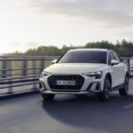 PHEV「アウディ A3 オールストリート 40 TFSI e」の走行シーン。