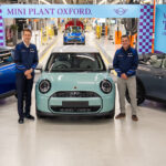 「9年ぶりに英国オックスフォード工場製となる新型「MINI クーパー コンバーチブル」が生産開始」の12枚目の画像ギャラリーへのリンク