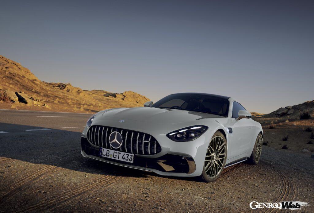 「メルセデス AMG GT クーペ」のラインナップに、専用のナローボディと、AMG製2.0リッター直列4気筒電動エキゾーストガス・ターボチャージャーを搭載した「メルセデス AMG GT 43 クーペ」が追加された。