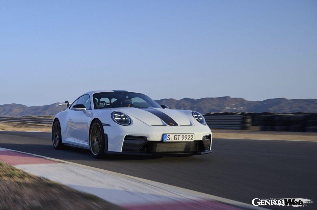 ポルシェジャパンは、2024年10月にワールドプレミアされた新型「911 GT3（写真）」と「911 GT3ツーリングパッケージ」の日本における受注を12月6日からスタートした。