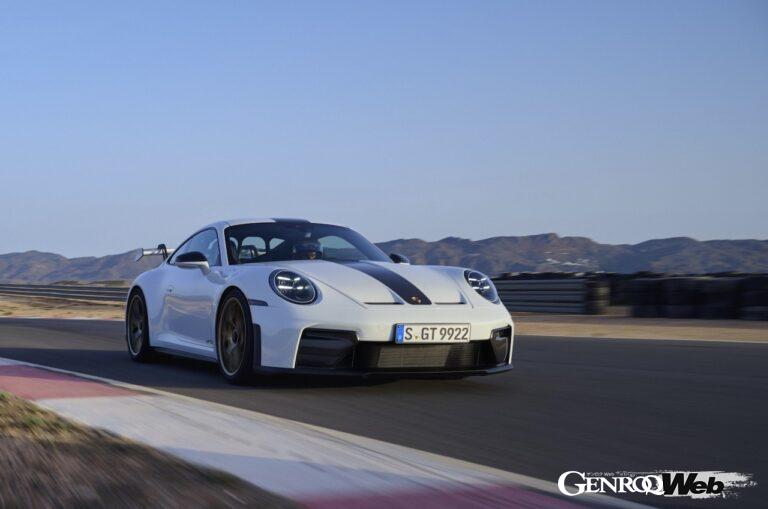 ポルシェジャパンは、2024年10月にワールドプレミアされた新型「911 GT3（写真）」と「911 GT3ツーリングパッケージ」の日本における受注を12月6日からスタートした。