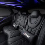 「ファッションブランド「Kith」が手がけた47台限定「2025 BMW XM by Kith」がデビュー「“BMW M1”をオマージュ」【動画】」の14枚目の画像ギャラリーへのリンク