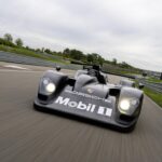 「“25年の時を経て復活した”幻のプロトタイプマシン「ポルシェ LMP 2000」がサーキット走行を披露【動画】」の8枚目の画像ギャラリーへのリンク