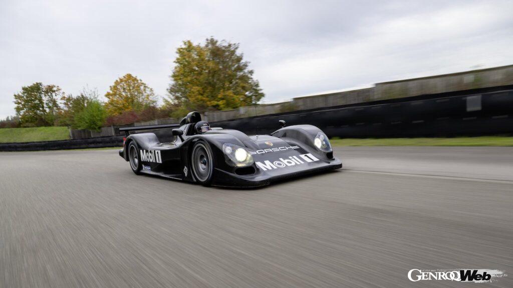 「“25年の時を経て復活した”幻のプロトタイプマシン「ポルシェ LMP 2000」がサーキット走行を披露【動画】」の9枚目の画像