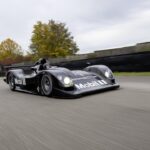 「“25年の時を経て復活した”幻のプロトタイプマシン「ポルシェ LMP 2000」がサーキット走行を披露【動画】」の9枚目の画像ギャラリーへのリンク