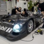 「“25年の時を経て復活した”幻のプロトタイプマシン「ポルシェ LMP 2000」がサーキット走行を披露【動画】」の17枚目の画像ギャラリーへのリンク