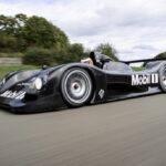 1999年11月以来、ヴァイザッハのテスコースを疾走する、「ポルシェ LMP 2000」。