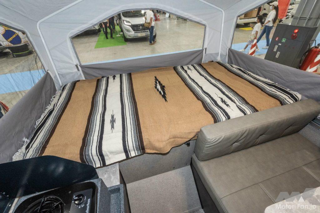 「【このキャンピングカーが欲しい！】牽引時はコンパクト、宿泊時はテントのような空間が広がるキャンピングトレーラー｜フォレストリバー ロックウッド フリーダム」の9枚目の画像