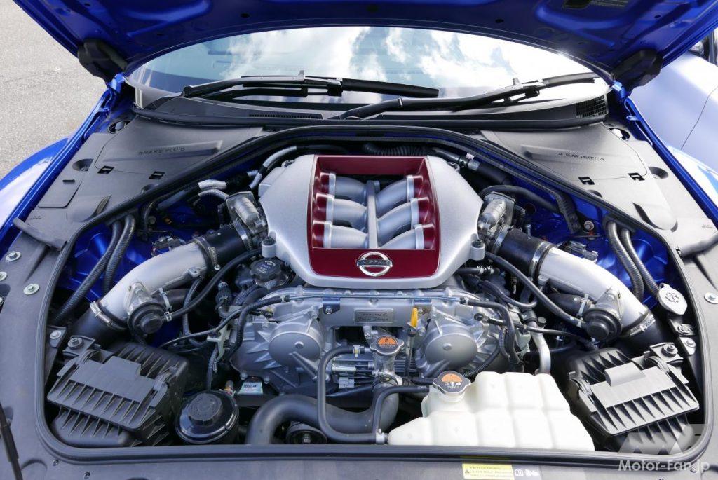 「合計975ps！日産GT-R vs スカイライン400R対決　サイズ、エンジン、インテリア、燃費、コストパフォーマンス、トランクスペースを比較してみる」の7枚目の画像