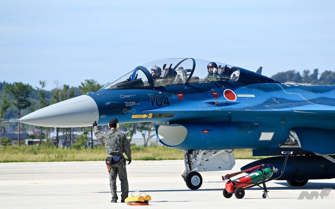 航空自衛隊 対艦攻撃を主務に日米共同開発された F 2戦闘機 外観は 大きなf 16 だが中身は別物 画像ギャラリー 3枚目 全6枚 Motor Fan モーターファン