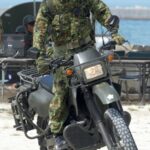 「陸上自衛隊：偵察や伝令、連絡……多目的に活躍する「オートバイ」はカワサキ・KLX250」の6枚目の画像ギャラリーへのリンク