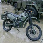 「陸上自衛隊：偵察や伝令、連絡……多目的に活躍する「オートバイ」はカワサキ・KLX250」の8枚目の画像ギャラリーへのリンク