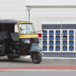 「ホンダがインドの電動三輪タクシー向けバッテリーシェアリングサービスを2022年前半から開始。新型着脱式可搬バッテリー「ホンダモバイルパワーパックe:」を活用」の1枚目の画像ギャラリーへのリンク