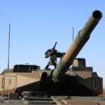 「陸上自衛隊：即応機動展開の装備「16式機動戦闘車」、戦車の火力と８輪タイヤの高速性を持つ現代の戦闘車両」の2枚目の画像ギャラリーへのリンク