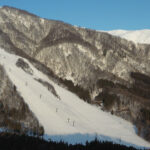 「長野県白馬村のスキー場「エイブル白馬五竜IIMORI」にランドローバーおよびモデル名を冠したリフトとコースが誕生！」の4枚目の画像ギャラリーへのリンク