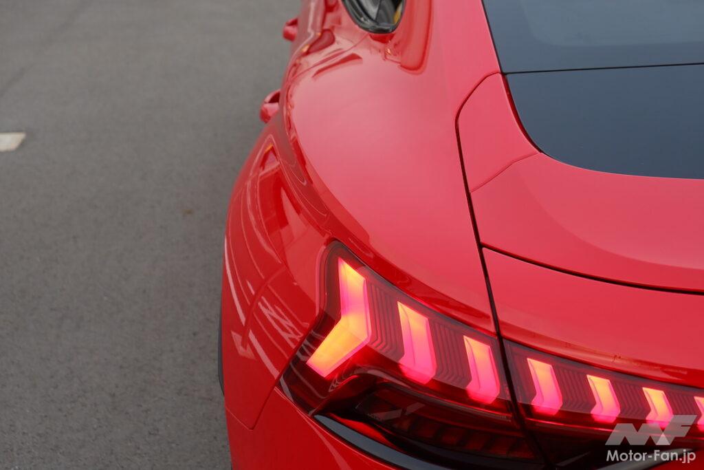 「強烈な加速！ ポルシェ・タイカンと共通のプラットフォームを使うアウディRS e-tron GT」の9枚目の画像