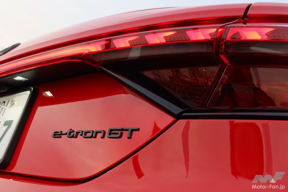 「強烈な加速！ ポルシェ・タイカンと共通のプラットフォームを使うアウディRS e-tron GT」の10枚目の画像