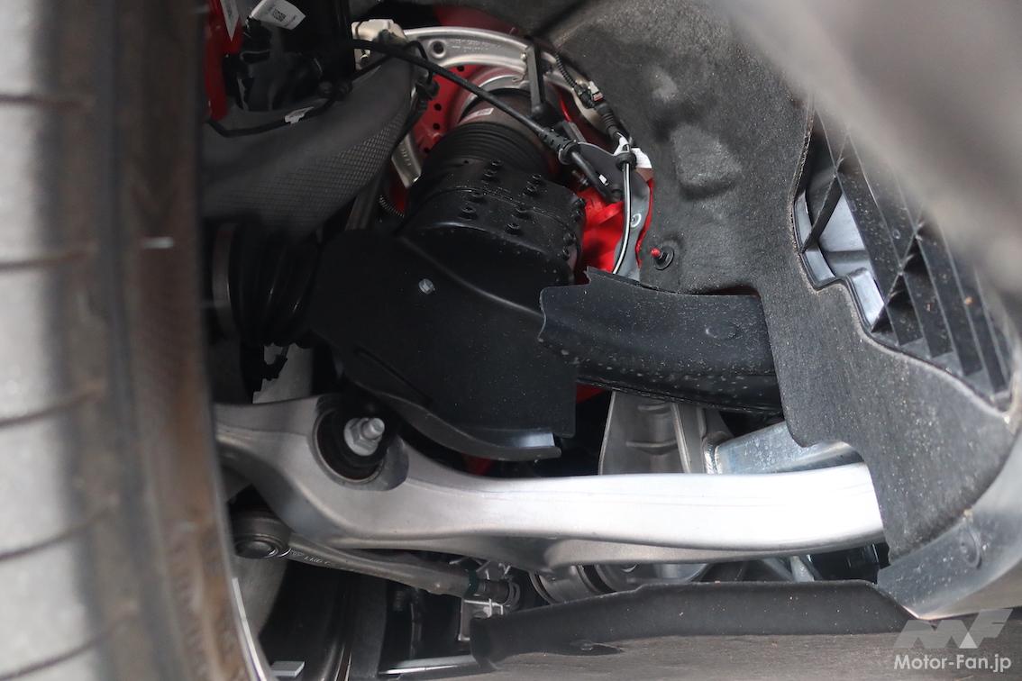 「強烈な加速！ ポルシェ・タイカンと共通のプラットフォームを使うアウディRS e-tron GT」の15枚目の画像