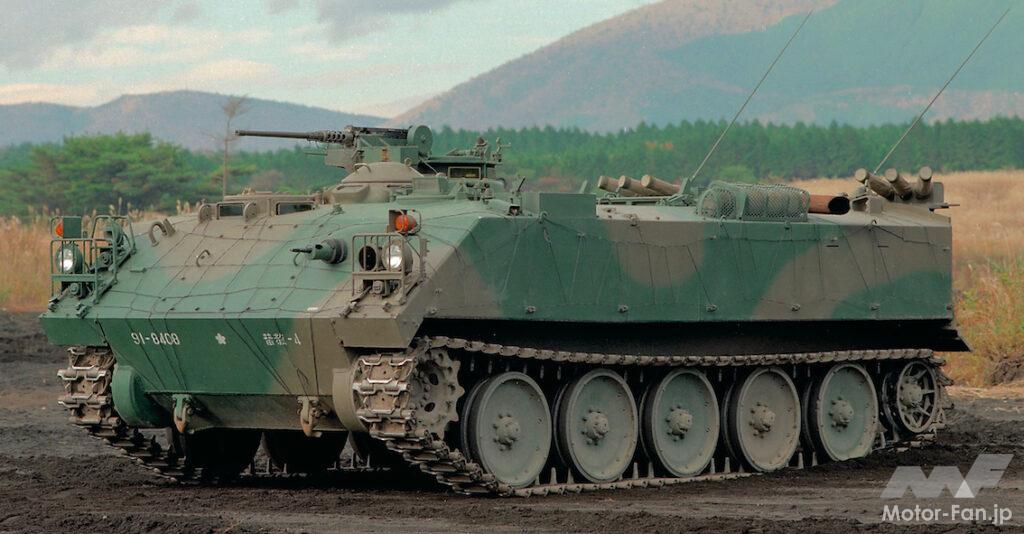 「陸上自衛隊：現役活動中の「73式装甲車」 古いが重宝されている装軌式・装甲人員輸送車」の1枚目の画像