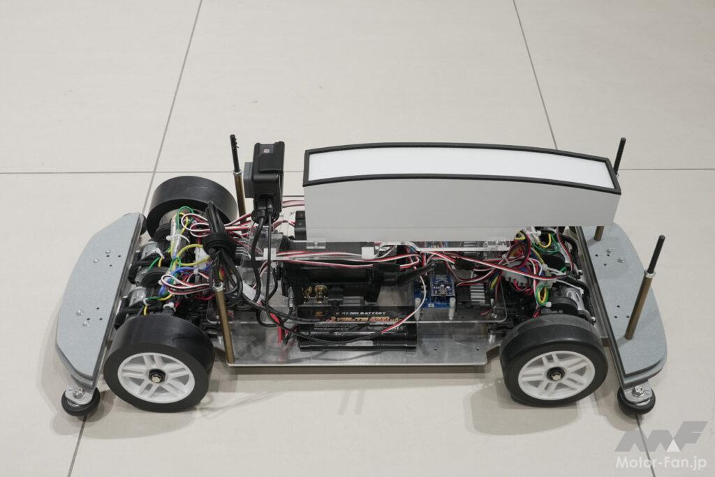 「日産自動車が「e-4ORCEラジコンカー」を開発！ 新型EV「アリア」に採用されている電動駆動4輪制御技術をラジコンカーで再現」の2枚目の画像