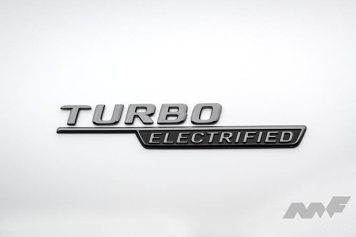 「メルセデスAMG C43 4MATICがデビュー！ 世界初の電動式ターボチャージャーを搭載した生粋のスポーツモデル」の10枚目の画像