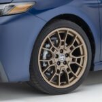 「トヨタ・カムリ、2023年モデルに特別仕様車ナイトシェード・エディションを設定！」の2枚目の画像ギャラリーへのリンク