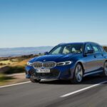デザインを刷新した新型BMW・3シリーズ セダン＆ツーリングがデビュー。 - P90462516_lowRes_the-new-bmw-330e-tou