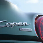 「ダイハツの軽オープンスポーツカー「コペン」が、発売20年を記念して1,000台限定の特別仕様車を発売！」の1枚目の画像ギャラリーへのリンク