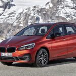「BMW 新型「2シリーズ アクティブツアラー」が発売開始！４１８万円より。初代との違いは？」の4枚目の画像ギャラリーへのリンク