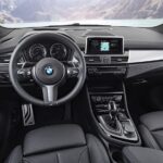 「BMW 新型「2シリーズ アクティブツアラー」が発売開始！４１８万円より。初代との違いは？」の8枚目の画像ギャラリーへのリンク