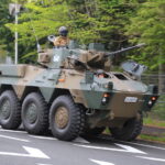 陸上自衛隊：戦闘装甲車両上に、立つ?! モーターファンフェスタ2022に登場した87式偵察警戒車（RCV） - 01_7J1A0138