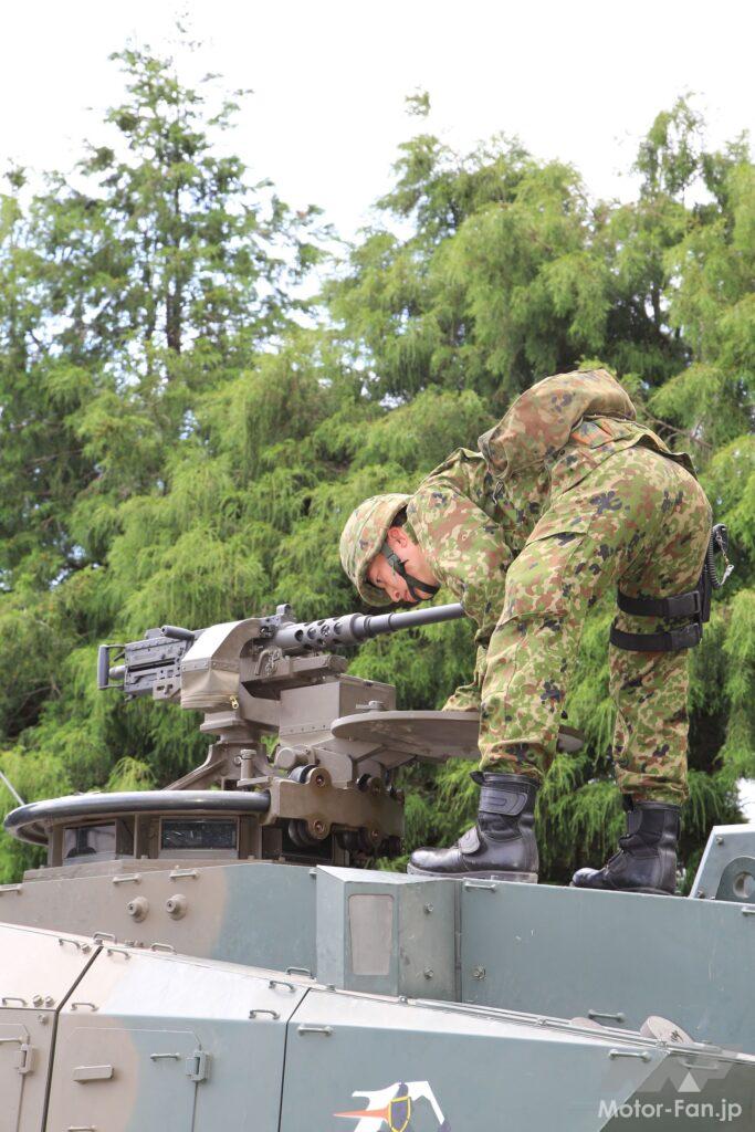 「陸上自衛隊：戦闘装甲車両上に、立つ?! モーターファンフェスタ2022に登場した87式偵察警戒車（RCV）」の9枚目の画像