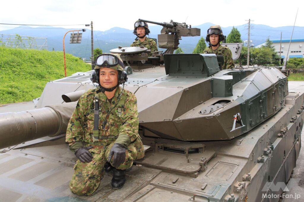 「陸上自衛隊：戦闘装甲車両上に、立つ?! モーターファンフェスタ2022に登場した87式偵察警戒車（RCV）」の10枚目の画像