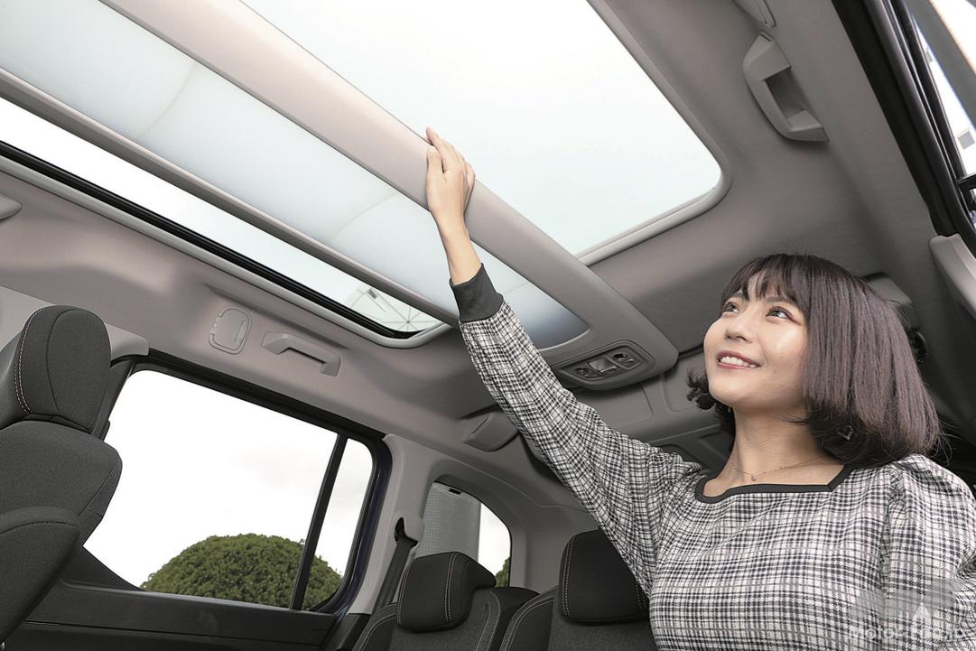 フレンチだけど質実剛健 抜群の走破性を誇るクロスオーバーmpv プジョー リフター 最新ミニバン車種別解説 画像ギャラリー 7枚目 全枚 Motor Fan モーターファン