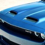 マッスルカーの歴史に終焉。 2023年型ダッジ・チャージャー/チャレンジャーに7つの記念モデルが華を添える！ - The 2023 Dodge Challenger SRT Hellcat Widebody, show in B5 Blue.