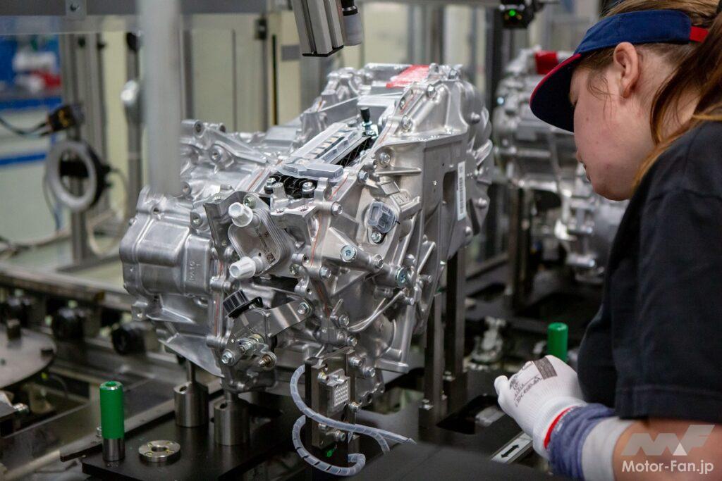 「欧州トヨタが新型カローラ向けの第5世代ハイブリッドパワートレインの生産を開始！英国、ポーランドの工場に112億円を投資し、生産ラインを大幅強化！」の2枚目の画像