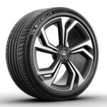 「新型レクサスRXの新車装着用タイヤにミシュランのプレミアムSUVタイヤ「パイロットスポーツ4 SUV」が採用！」の2枚目の画像ギャラリーへのリンク