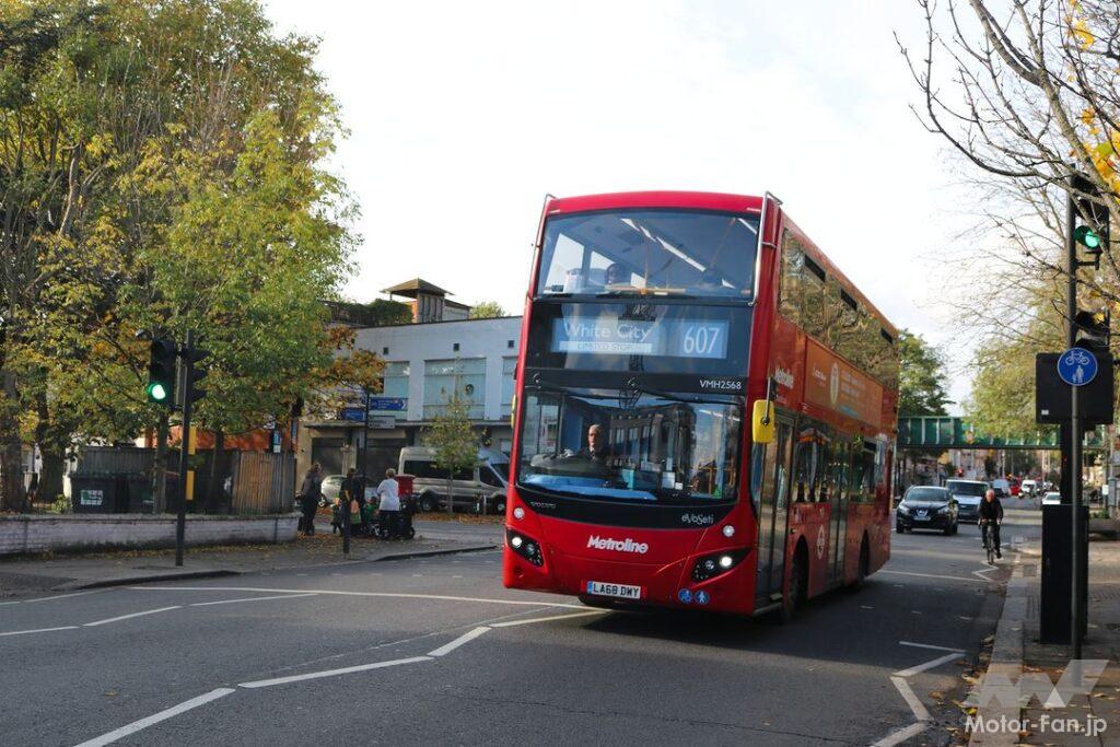 「「ロンドンバス」は車名にあらず! 真っ赤なアイツのその名は… トミカ × リアルカー オールカタログ / No.95 ロンドンバス」の4枚目の画像