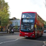 「ロンドンバス」は車名にあらず! 真っ赤なアイツのその名は… トミカ × リアルカー オールカタログ / No.95 ロンドンバス - 317982293_442841801397360_365396807702571011_n