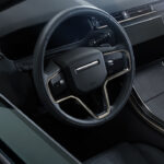 「レンジローバー・ヴェラールの2024年モデル受注開始！ 同車初のPHEVモデルがラインナップ」の6枚目の画像ギャラリーへのリンク