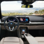 「全面改良を受けた新型「BMW X1」が上陸！ 2.0ℓターボ車のほかEV仕様の「iX1」をラインナップ。一回の満充電で465km走行可能」の7枚目の画像ギャラリーへのリンク